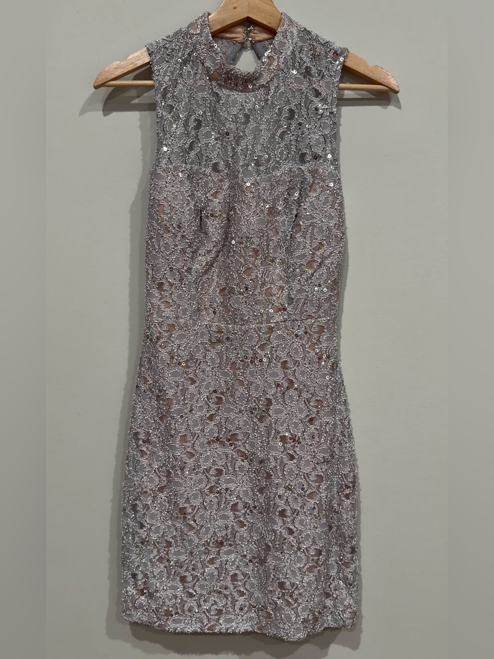 City Triangles Silver Sequin Lace Dress - Size: 7